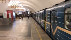 Метропоезд 81-717/714 «Номерной» станция метро Чёрная речка