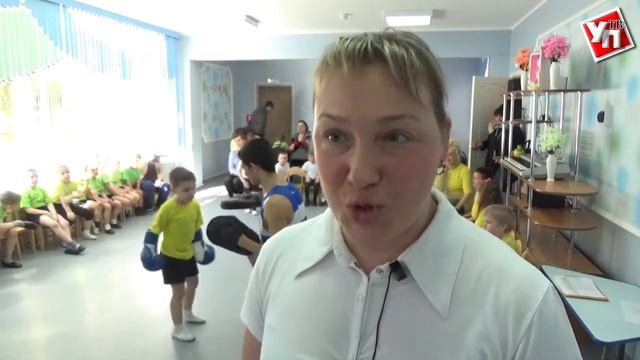 Апперкот и джеб. Ульяновские малыши учатся боксу у известных спортсменов смотреть онлайн