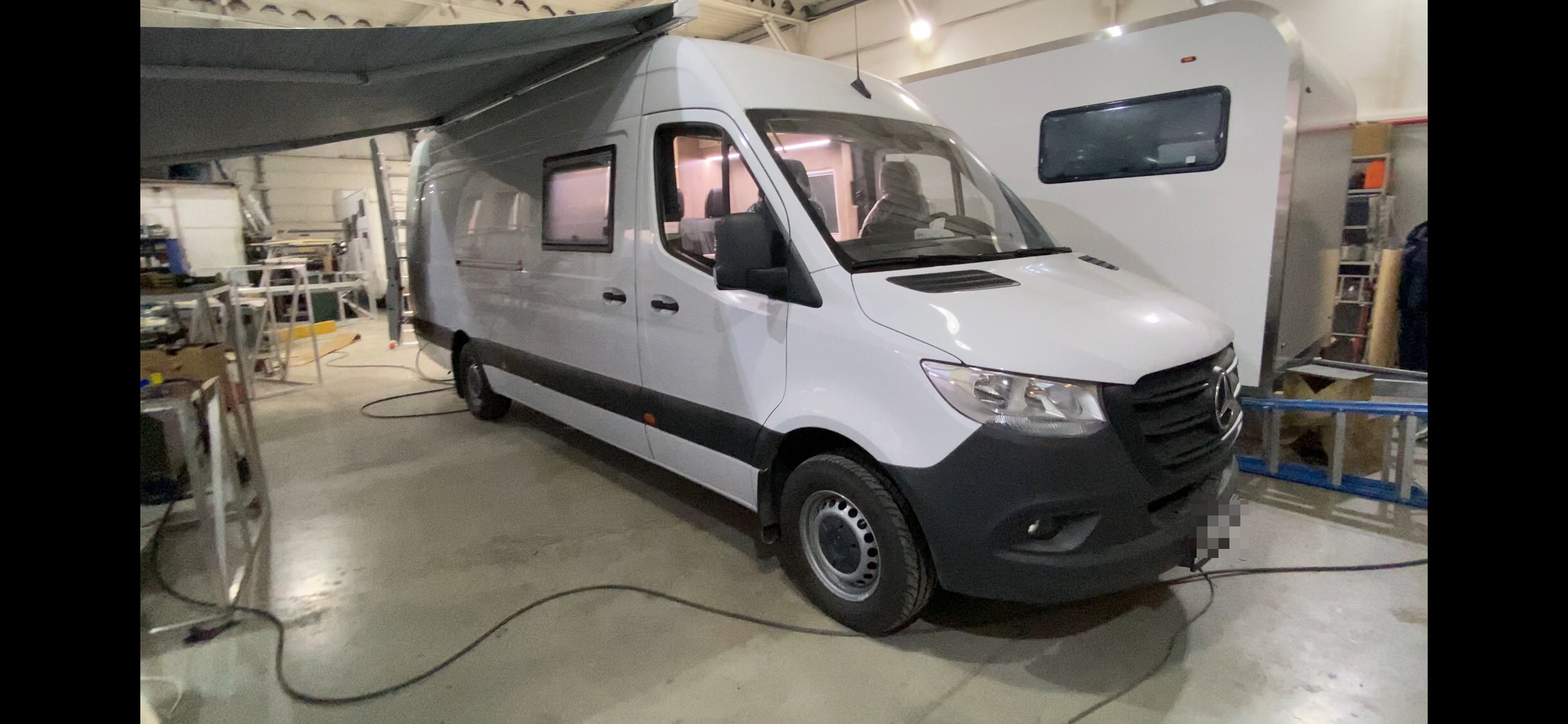 Мотодом на базе Mercedes-Benz 907