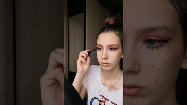 КРАСНЫЙ МАКИЯЖ / ПОВСЕДНЕВНЫЙ МАКИЯЖ /#shorts макияж #повседневныймакияж #нетипичныймакияж смотреть онлайн