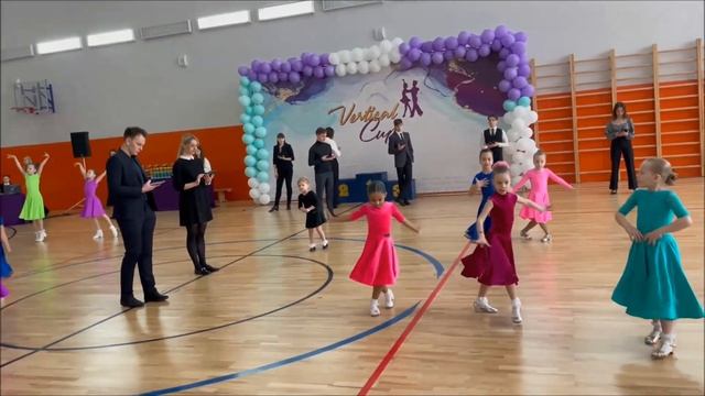 Blasian Family's Life/У Вероники турнир по танцам смотреть онлайн