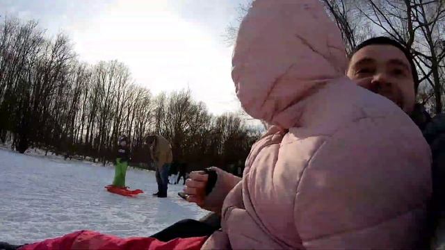 Снег в Гельзенкирхене, толпы народа не смотря на карантин смотреть онлайн