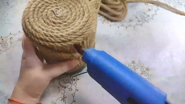 Милейшая копилка из банки и джута своими руками! смотреть онлайн