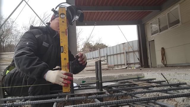 Южная Корея. Сварочные работы варю закладные ( анкера)встретил бригаду ребят с Узбекистана смотреть онлайн