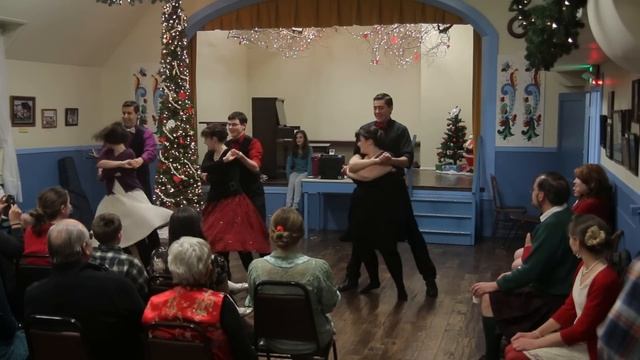 Christmas Swing Dance (God Rest Ye Merry Gentlemen - Postmodern Jukebox) смотреть онлайн