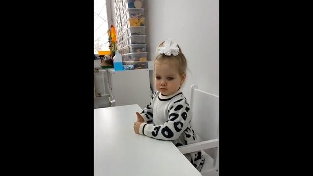 Дочка Леры Кудрявцевой занимается с преподавателем смотреть онлайн