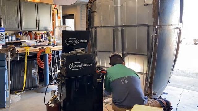 1936 Ford Restoration Part 5 - Underbody Finishing смотреть онлайн