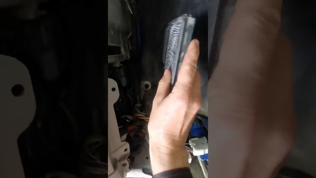 JZX100-105 Быстрая замена салонного фильтра смотреть онлайн
