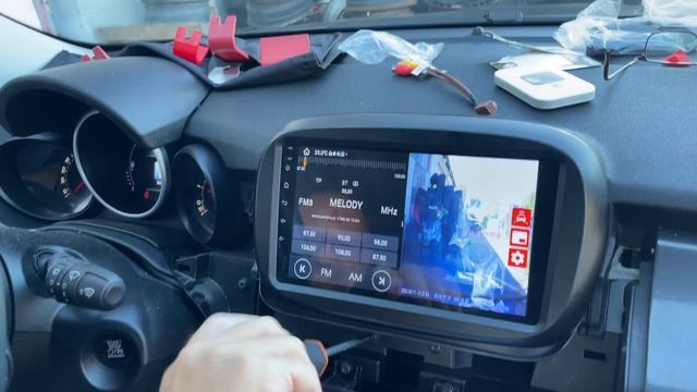 Fiat 500X 2014-2019 Year Removal Radio + Parking Camera.