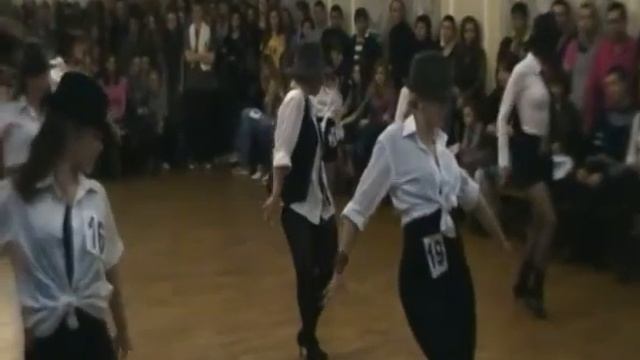 со шляпой.MP4 смотреть онлайн