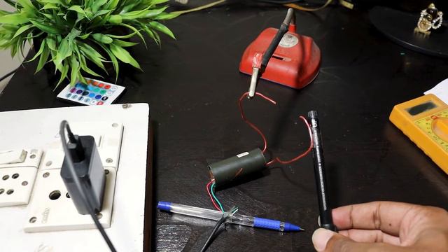 3.7 volt to 4 lakh volt module | 400KV Boost Step Up Power Module High Voltage Generator | Makelogy смотреть онлайн
