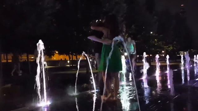Dmitriy Kornilov & Karina Brun. Kizomba "Dancing fountains" смотреть онлайн