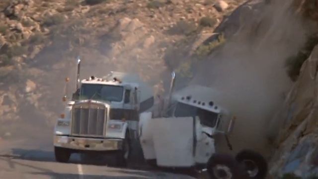 Licence To Kill Truck Chase Part 1 смотреть онлайн