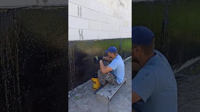 Гидроизоляция фундамента гаража. Часть первая. смотреть онлайн