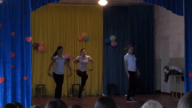 8 класс. Танец девочек смотреть онлайн