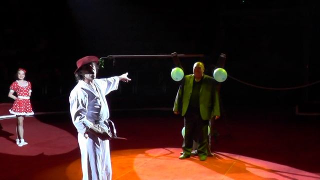 Цирк, Circus Программа Воробьева, реприза Метатель Ножей Демьян Вдовчук и Ксения Филиппова смотреть онлайн