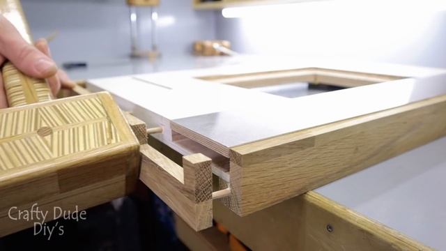 Make A Router Table With Tilting Mechanism //DiY Router Table