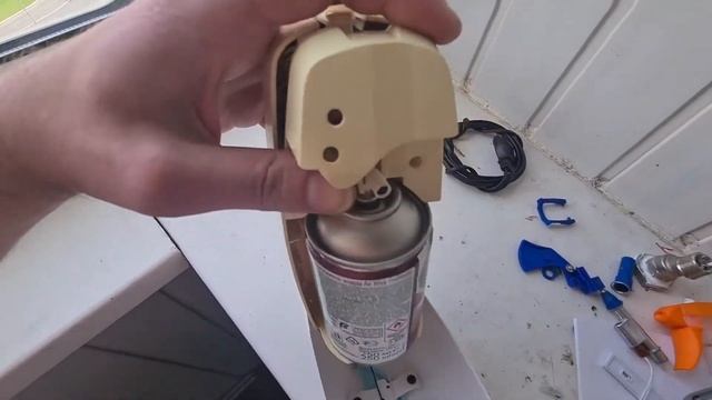 Освежитель воздуха для туалета с интеграцией в систему смыва :") смотреть онлайн