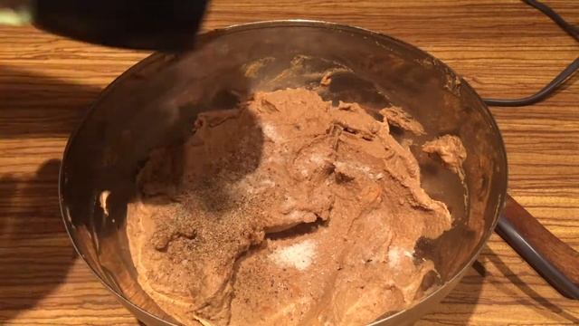 Закуска на крекерах с муссом из куриной печени. Готовим на Пасху! смотреть онлайн