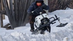 Снегоход Рыбоход-2 троих везёт, янв 2023, второй - более бодрый выход на арену снега.