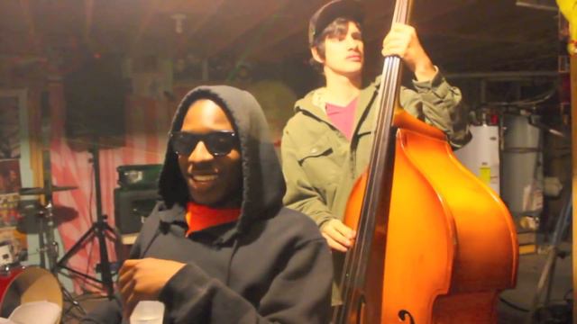 Upright Bass Freestyle смотреть онлайн