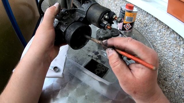 BMW E46 320D Starter Demontage and Carbons Replacement смотреть онлайн