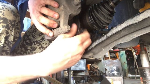 NISSAN ЗАМЕНА ПЕРЕДНЕЙ СТУПИЦЫ НИССАН КШКАЙ САМОСТОЯТЕЛЬНО  Nissan Qashqai