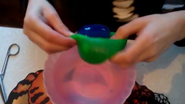 что внутри игрушки антистресс? (мозги шрека) смотреть онлайн