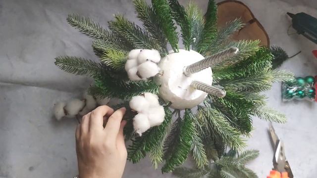 Новогодняя композиция на стол из искусственной ели в фужере смотреть онлайн