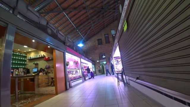 Walking Around Mercado Central, Alicante