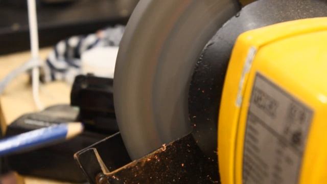 3 СПОСОБА КАК ЗАТОЧИТЬ КАРАНДАШ. Самоделки своими руками в домашних условиях смотреть онлайн