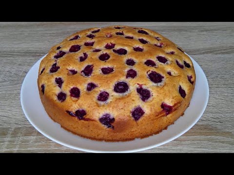 Быстрый вишневый пирог! ЭТО ОЧЕНЬ ВКУСНО! / Cherry Pie! смотреть онлайн