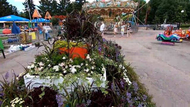 Цветочная клумба из деревянных ящиков смотреть онлайн