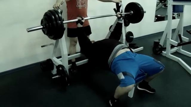 Сагдеев Данис. Жим лежа 115 кг. смотреть онлайн