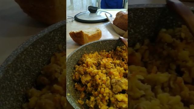 приятного аппетита щепотка соли жаренный горох с мясом