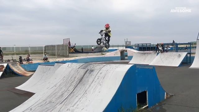 People are Awesome vs. FailArmy | Flips, Flops & More! смотреть онлайн