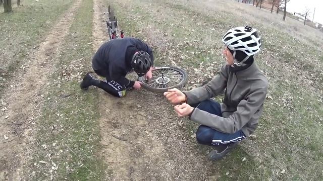 Ремонт бескамерных и камерных колес в полевых условиях смотреть онлайн