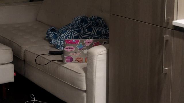 VLOGMAS DAY 14: Macbook Pro Unboxing | 16 inch M1 Pro in Space Gray смотреть онлайн