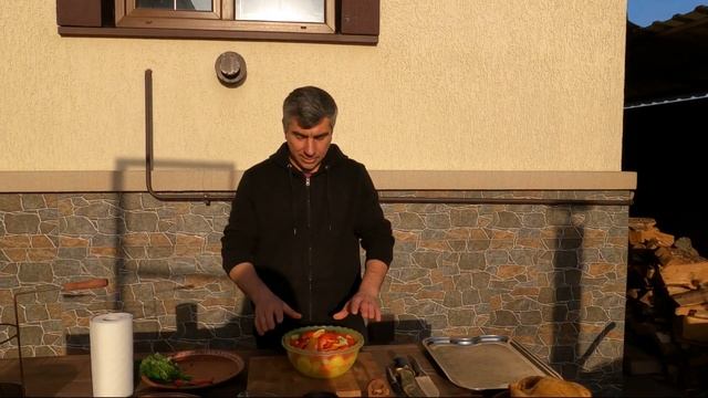 Курица запеченная с овощами в тандыре ! Курице в тандыре очень жарко ! смотреть онлайн