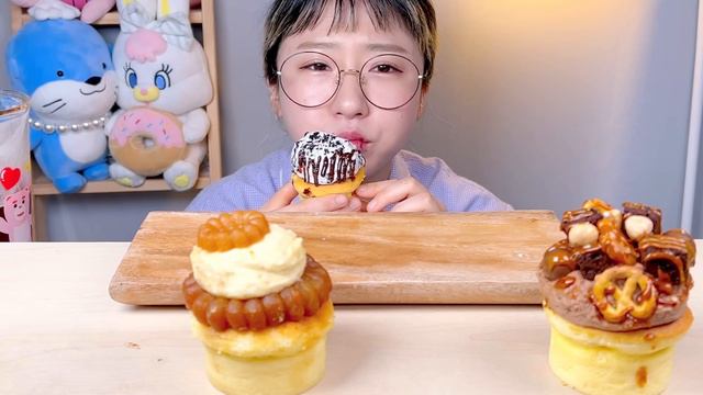 수플레 카스테라 머핀🧁 플러핀 컵케이크 디저트 먹방 Dessert Mukbang | souffle castella muffin | スフレ·カステラ·マフィン смотреть онлайн
