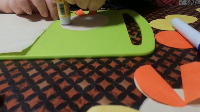 Конструирование-аппликация из цветной бумаги "Утенок и цыпленок" смотреть онлайн