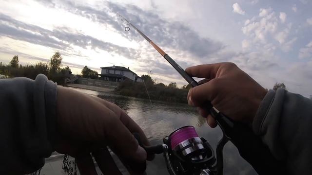 Осенняя щука на спиннинг класса медиум лайт. Как правильно ловить щуку с берега. смотреть онлайн