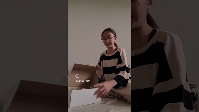 Распаковка подарков с нового года 2часть Спасибо тем то подарил эти подарки. Всех с новым годом! смотреть онлайн