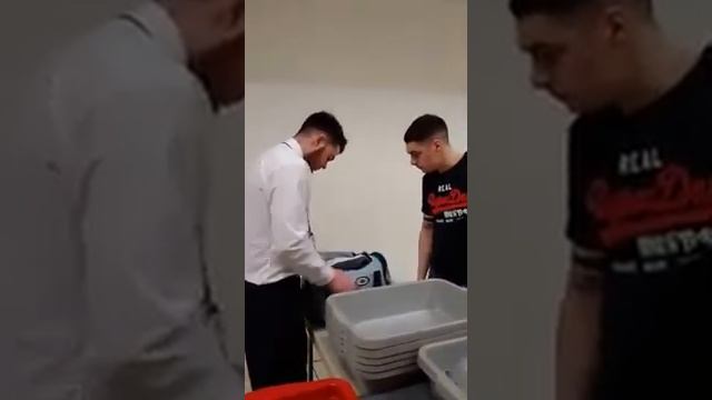 Багаж с сюрпризом смотреть онлайн