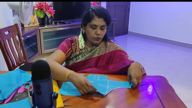 Free Saree Blouse Cutting Tutorial in Tamil for Beginners | Easy Method смотреть онлайн