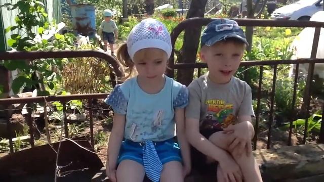 Алиса и Леня. Вот прикол!!! Голосуйте.