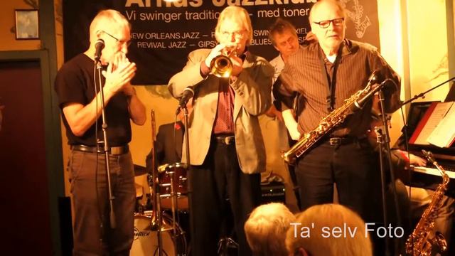 Århus Jazzklub Riverside City Band a смотреть онлайн