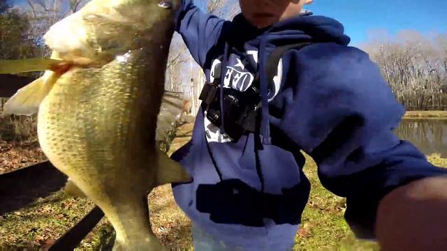 11 POUND BASS On GOOGAN SQUAD Jr. Scout!!! смотреть онлайн