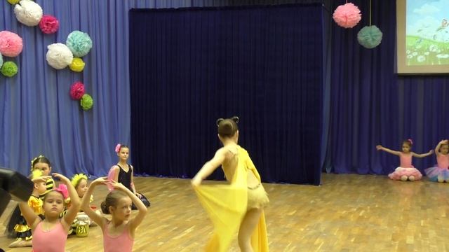 Фрагмент из балета "Муха-Цокотуха" - Бабочки смотреть онлайн