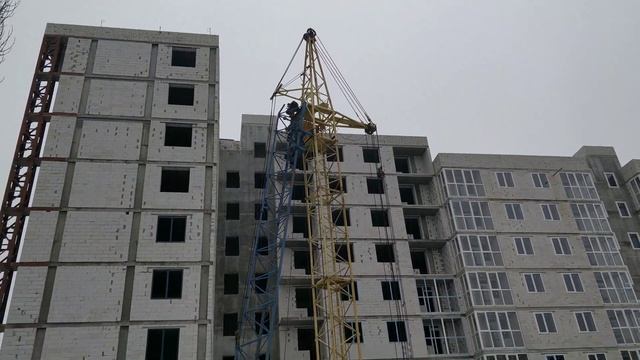 Как разбирается башенный кран Подробное видео демонтажа крана на стройке ЖК Спортивный Харьков 2021 смотреть онлайн
